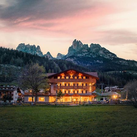 X Alp Hotel Pozza di Fassa Esterno foto