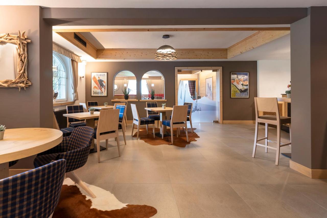 X Alp Hotel Pozza di Fassa Esterno foto