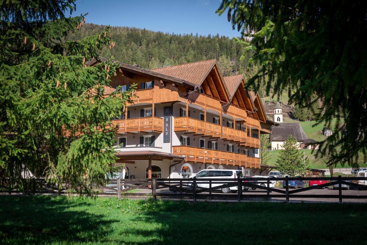 X Alp Hotel Pozza di Fassa Esterno foto