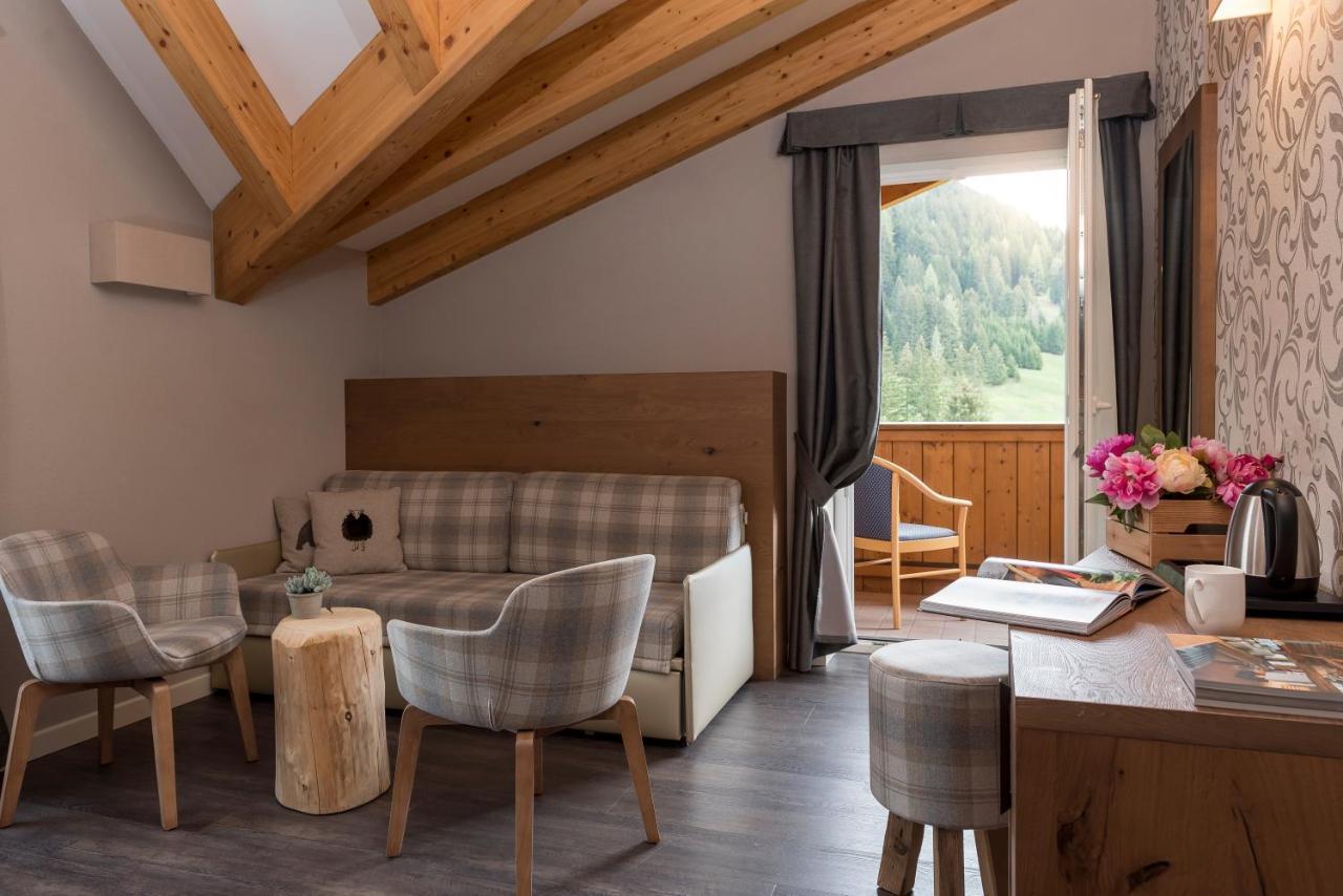 X Alp Hotel Pozza di Fassa Esterno foto