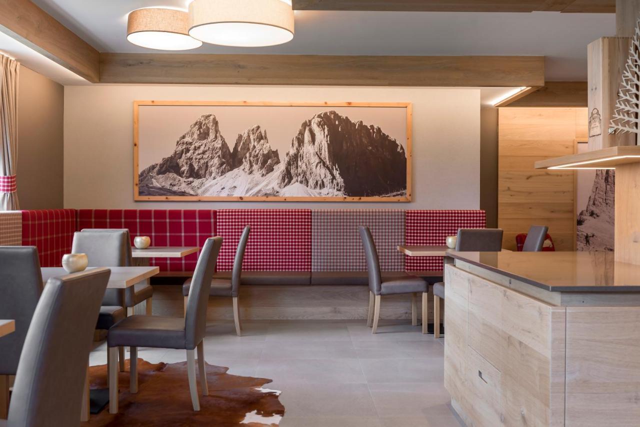 X Alp Hotel Pozza di Fassa Esterno foto