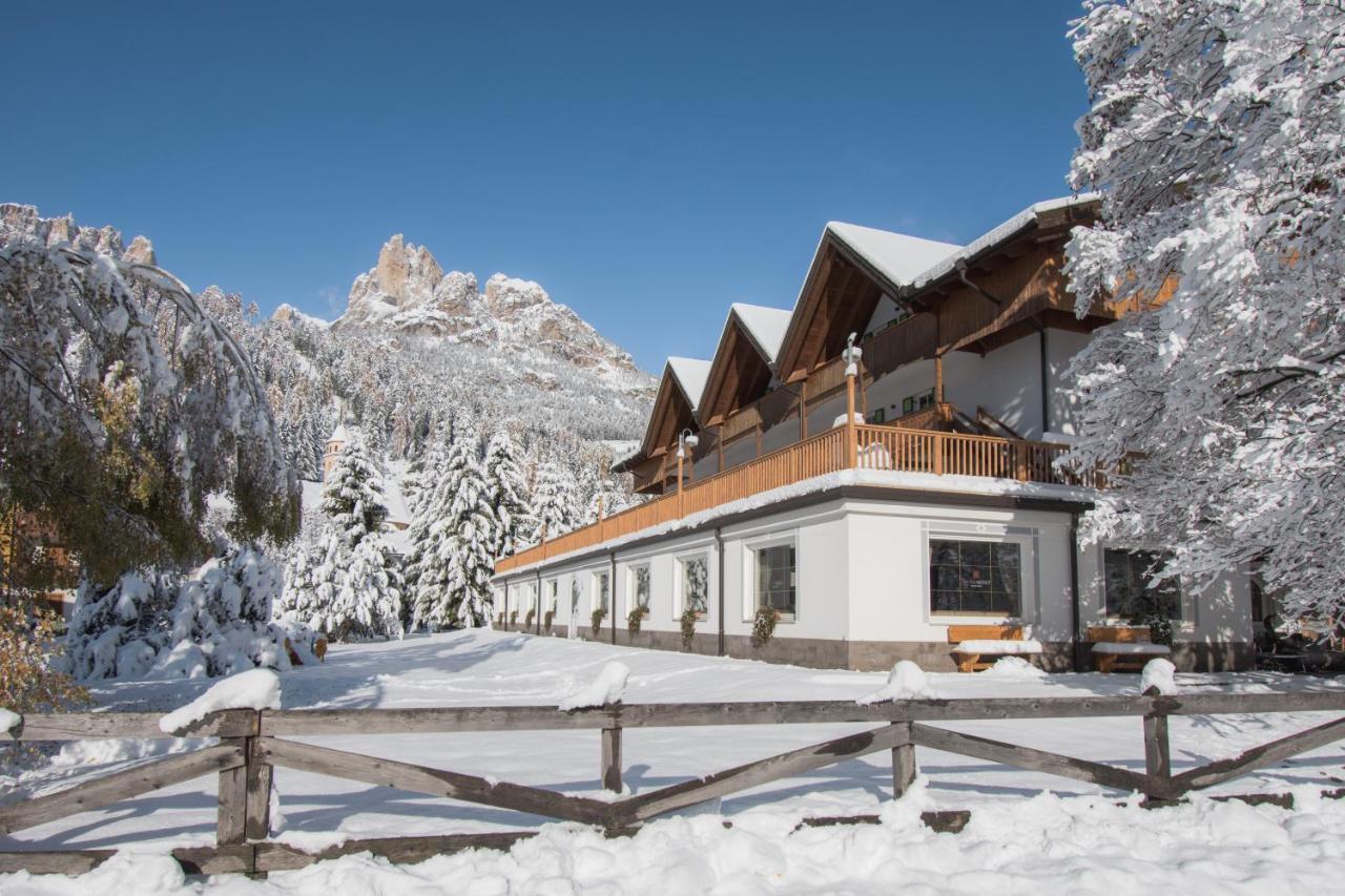 X Alp Hotel Pozza di Fassa Esterno foto